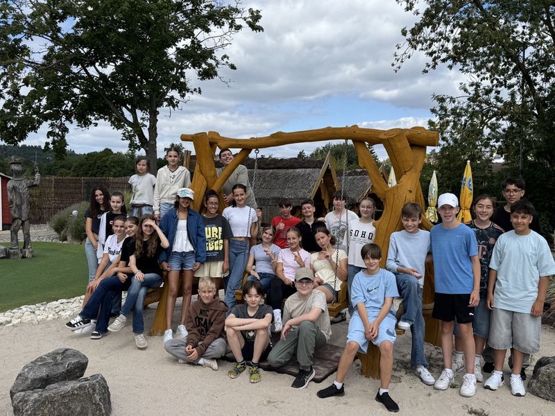 Ein lohnender Ausflug mit Schwung: Die Klasse 7b beim Adventure Golf